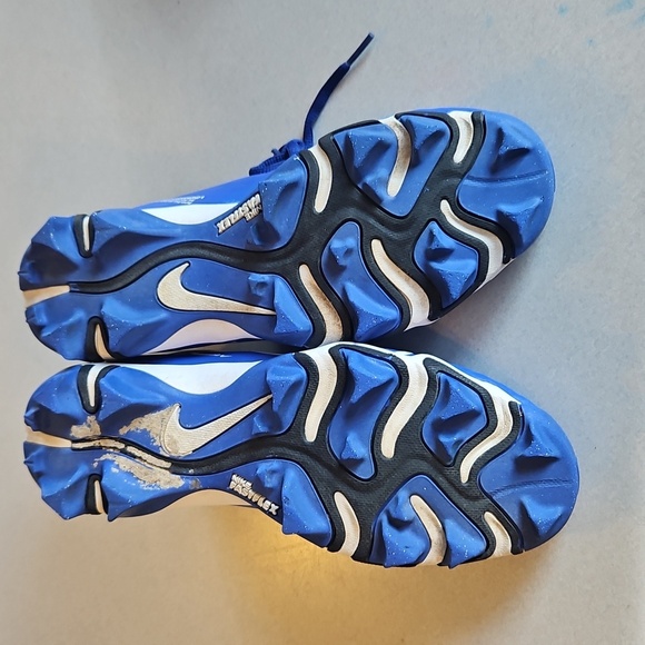 Blue Nike Softball Cleats - Picture 12 of 12